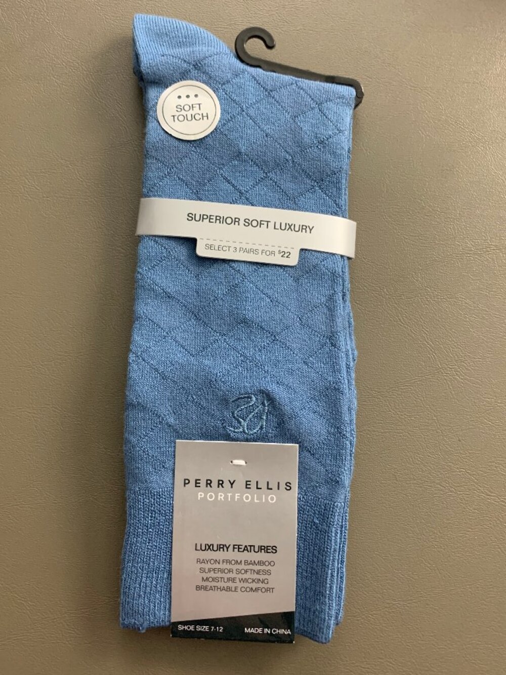 Perry Ellis Portfolio Men's 1-Pack Dress Socks, Coronet Blue Diamonds, One Size